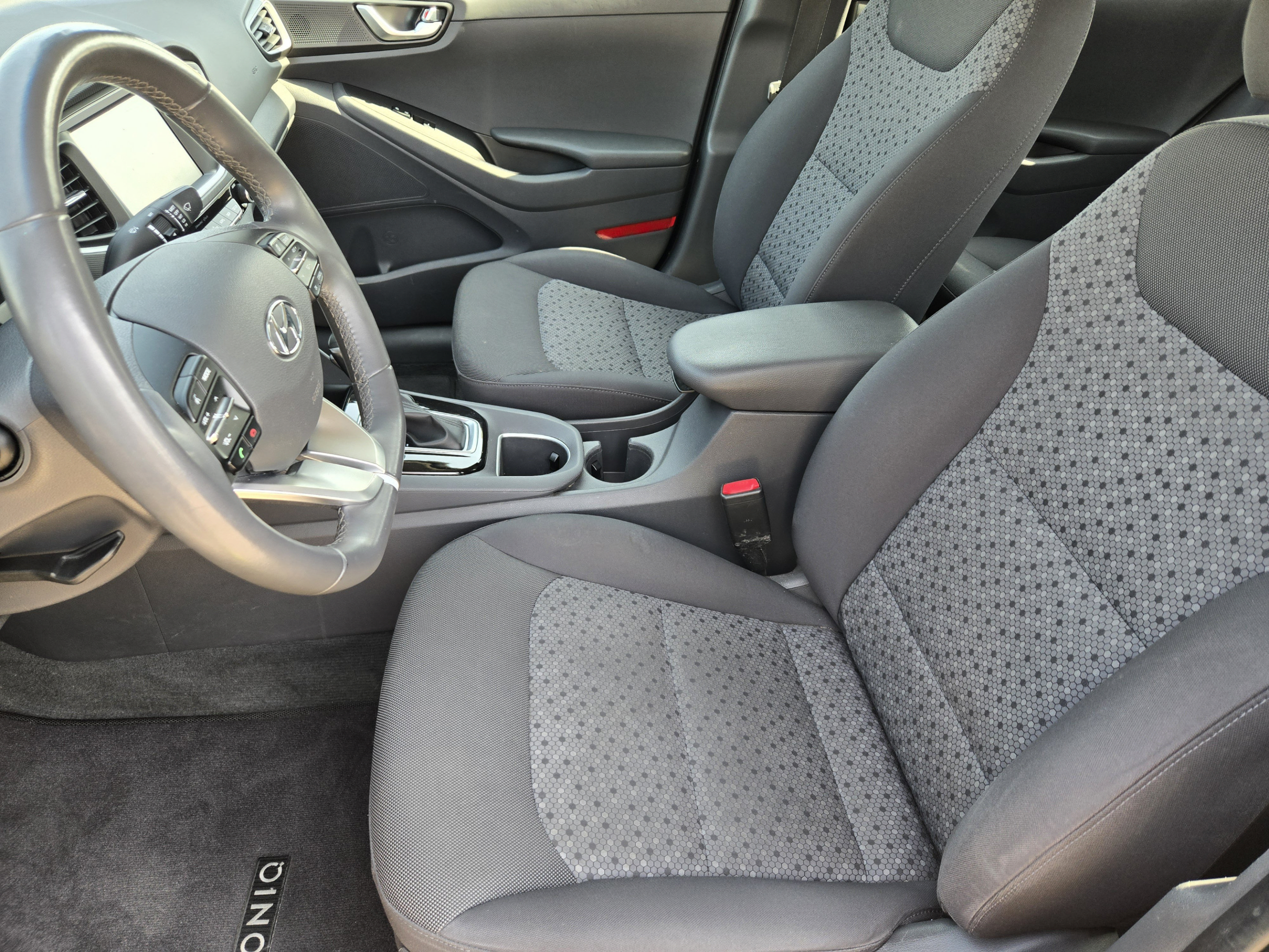 Used 2017 Hyundai Ioniq SEL FWD image 9