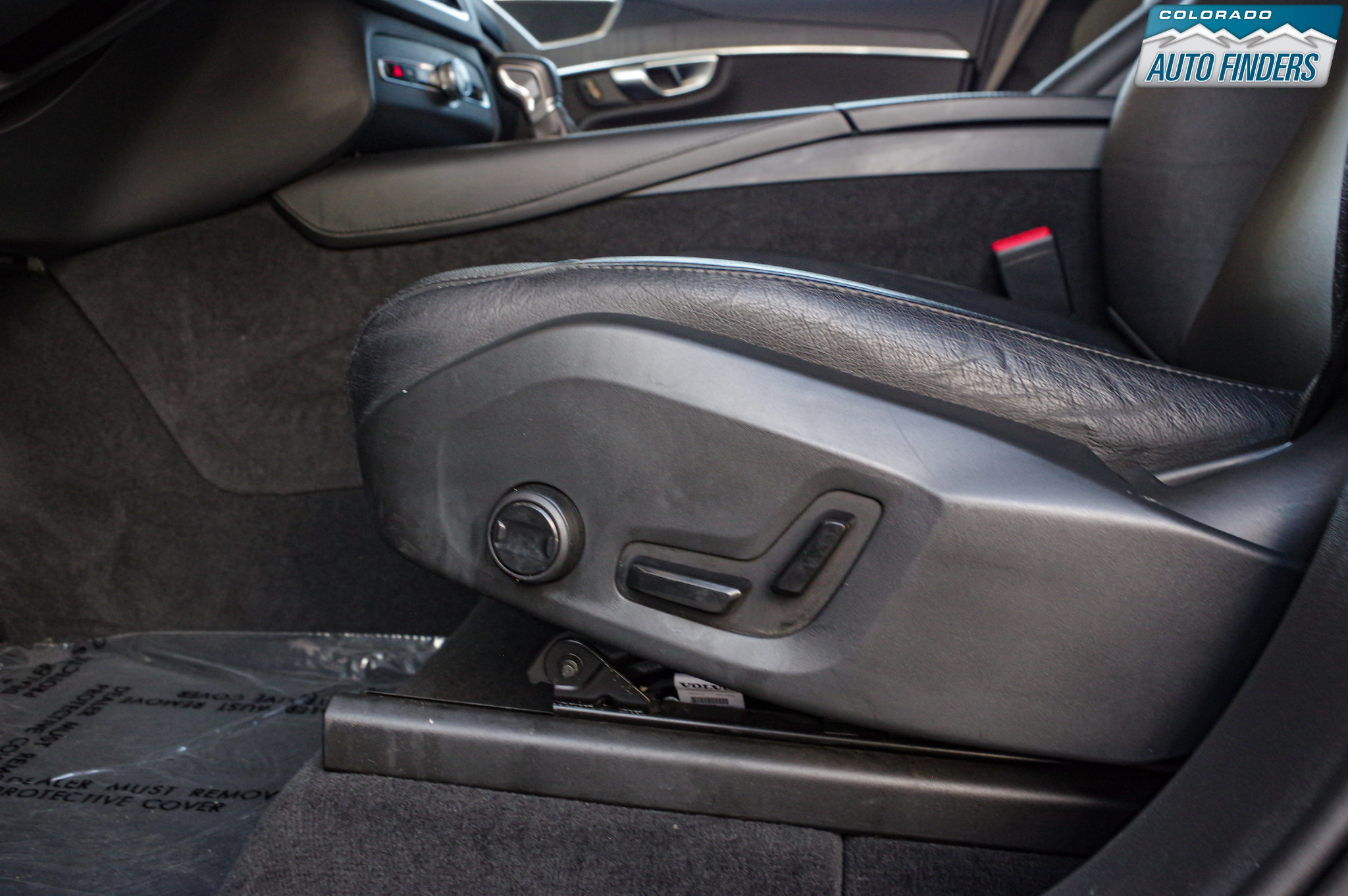 Used 2020 Volvo XC90 T5 Momentum image 12