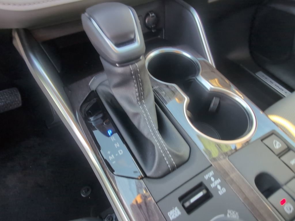 Used 2026 Toyota Highlander Limited image 20