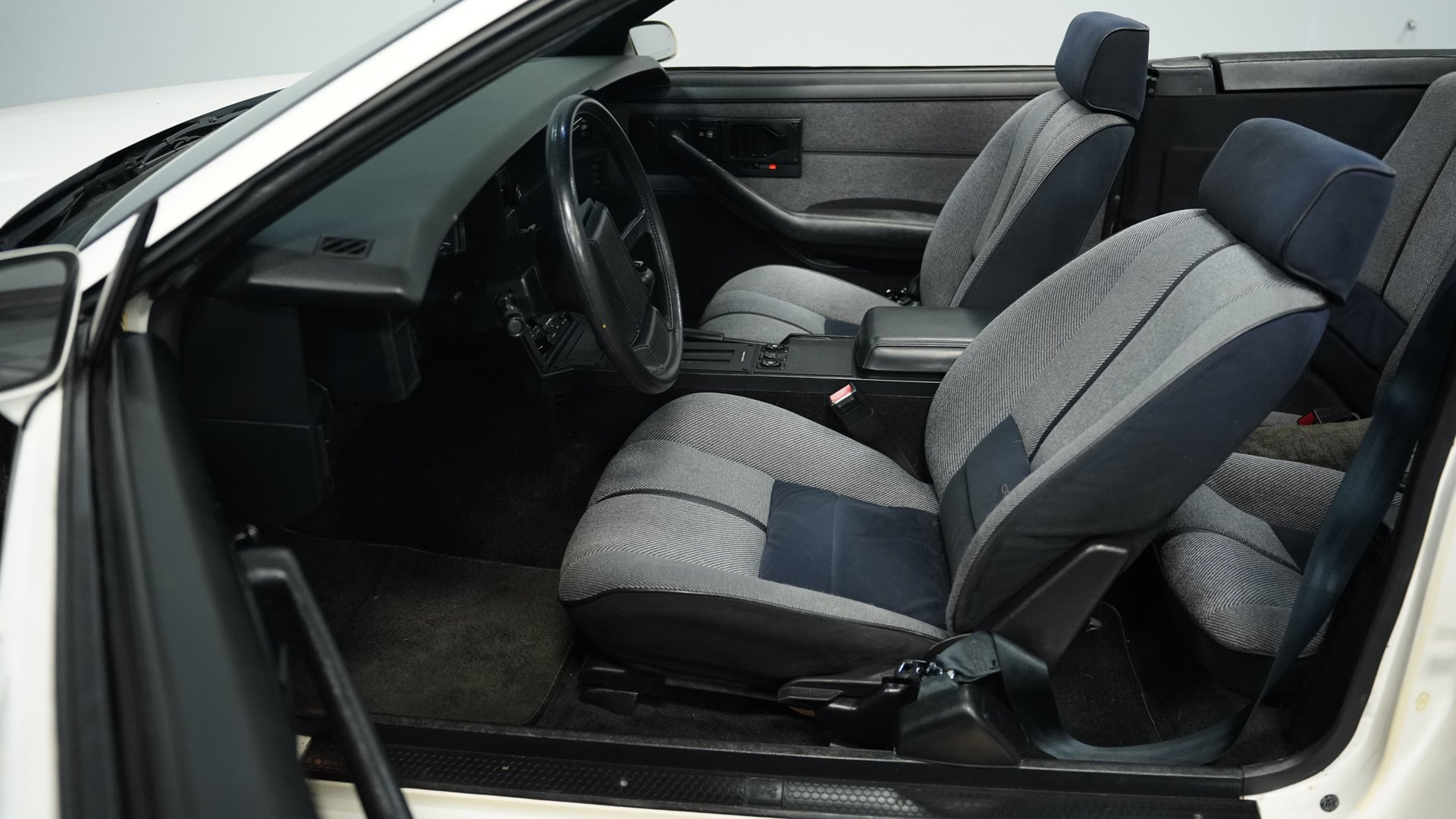 Used 1988 Chevrolet Camaro LT image 33