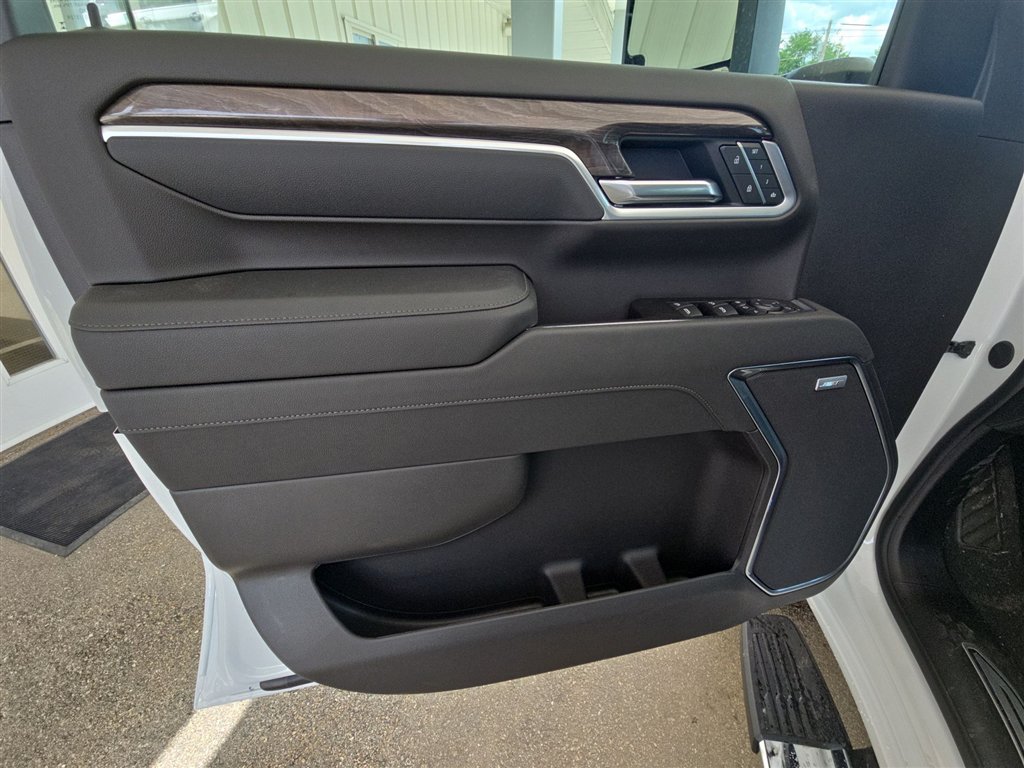 New 2026 Chevrolet Silverado 2500 LTZ w/ LTZ Convenience Package AWD/4WD image 22