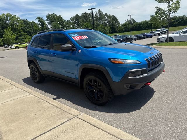 Used 2017 Jeep Cherokee Trailhawk w/ Comfort/Convenience Group AWD/4WD image 6
