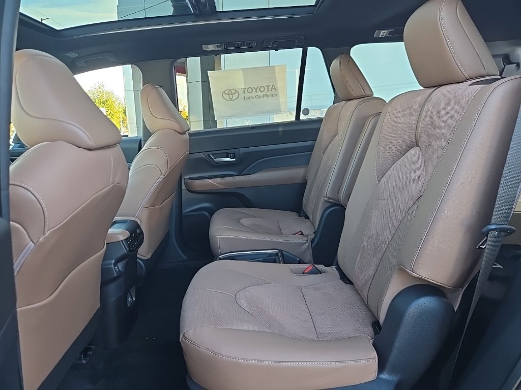 New 2026 Toyota Grand Highlander AWD Hybrid image 27