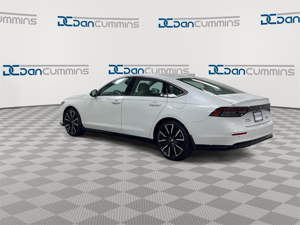 Used 2023 Honda Accord Touring image 6