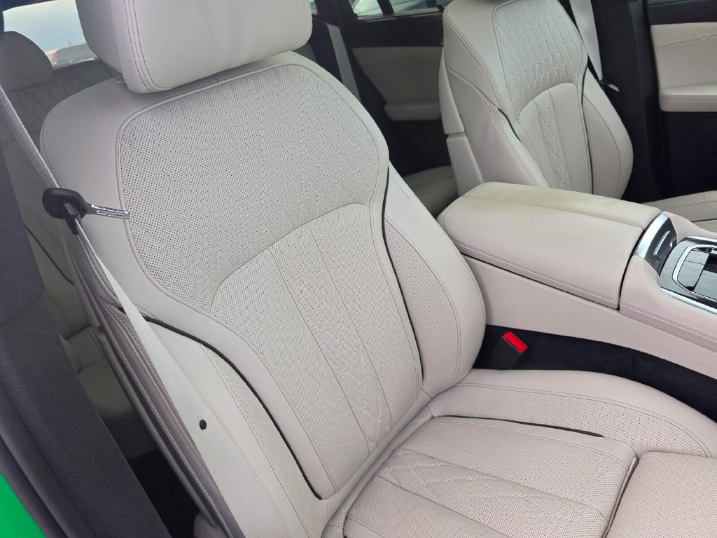 Certified 2025 BMW X6 M60i AWD/4WD image 23