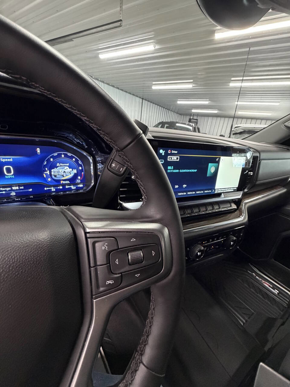 Used 2024 Chevrolet Silverado 2500 LT image 27