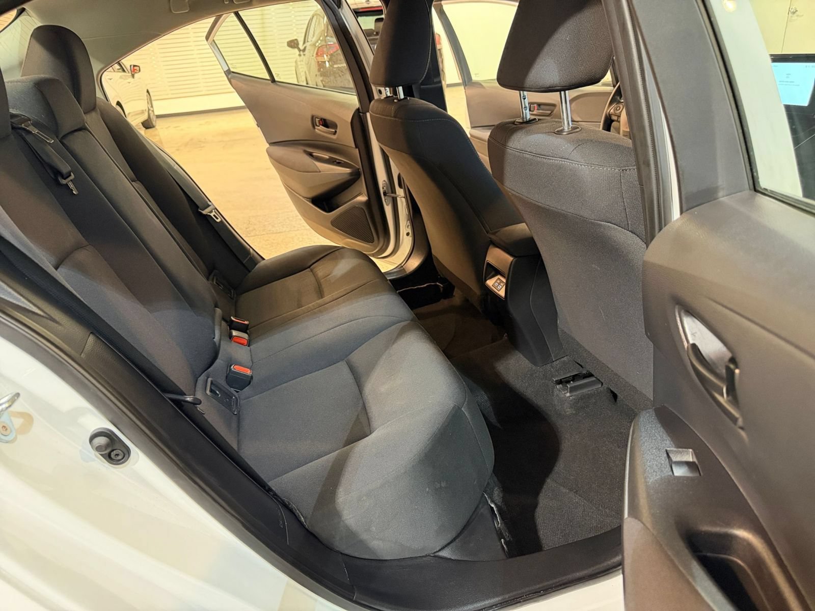 Used 2025 Toyota Corolla LE FWD image 35