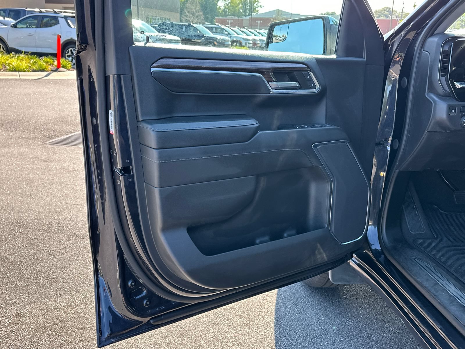 Used 2023 Chevrolet Silverado 1500 LT AWD/4WD image 12