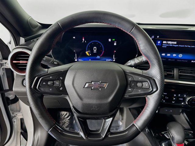 Used 2024 Chevrolet Trax RS w/ Sunroof Package image 13