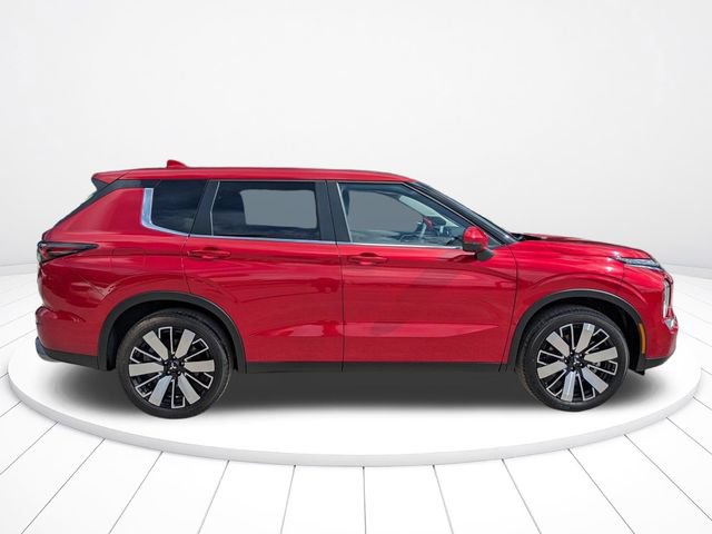 New 2026 Mitsubishi Outlander SE FWD image 3