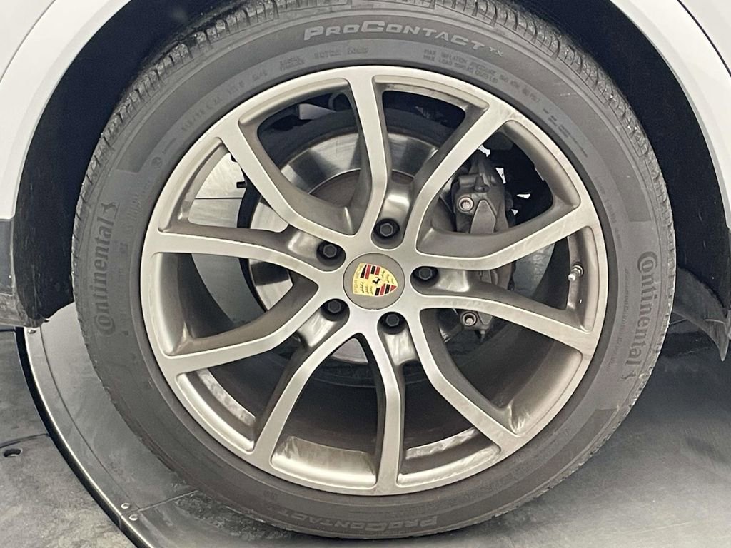 Certified 2023 Porsche Cayenne S Platinum AWD/4WD image 13