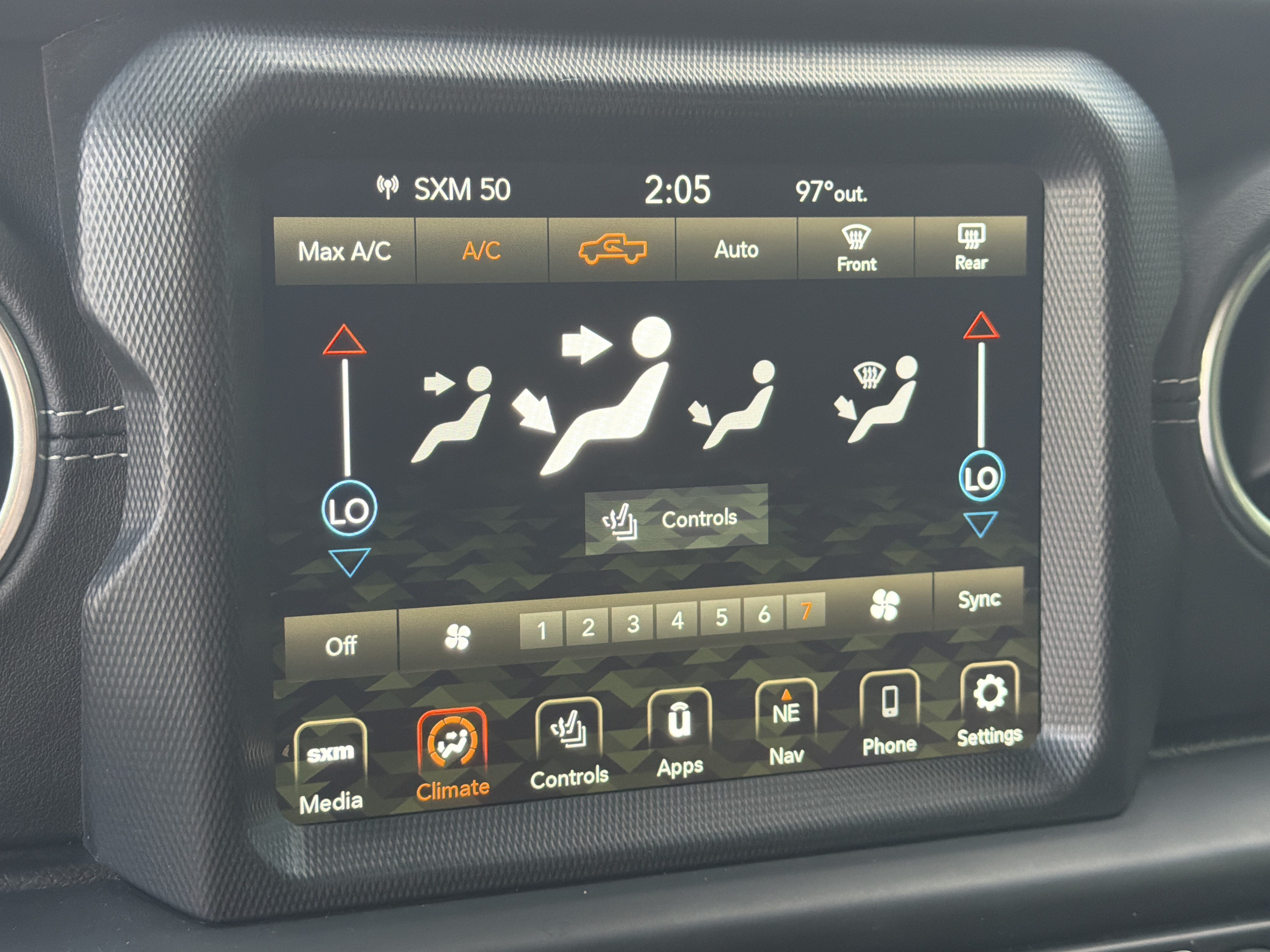 Used 2020 Jeep Gladiator Overland AWD/4WD image 27
