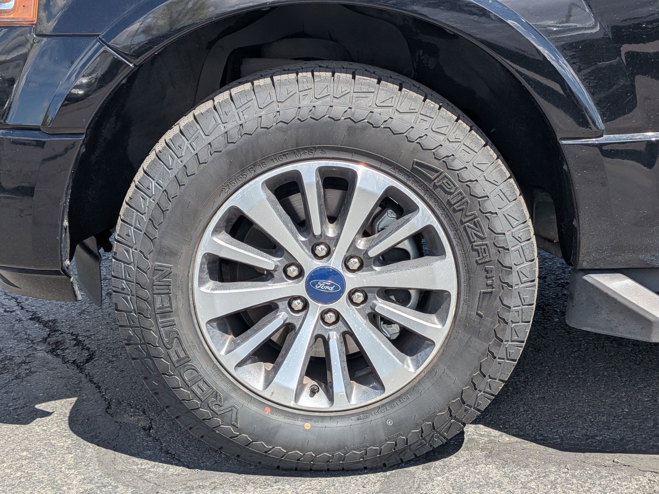 Used 2017 Ford Expedition XLT w/ Equipment Group 201A AWD/4WD image 13