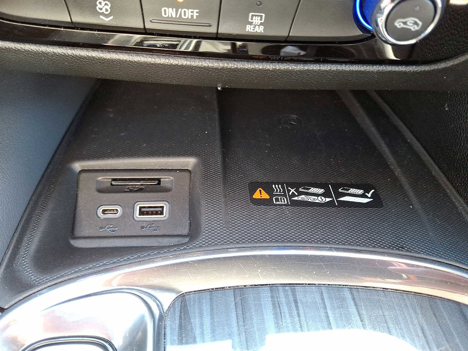 Certified 2023 Buick Enclave Essence w/ Experience Buick Package image 28