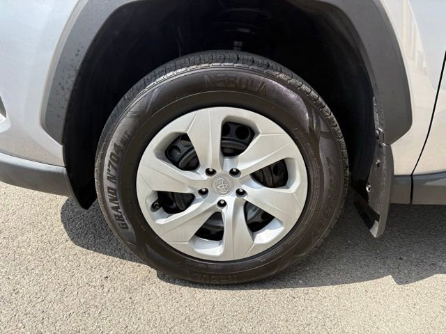Used 2023 Toyota RAV4 LE image 13