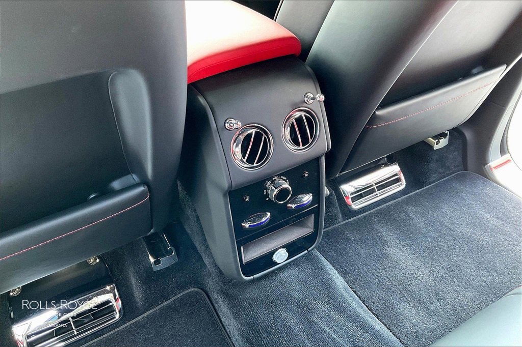 Certified 2025 Rolls-Royce Cullinan image 32