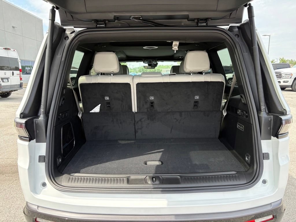 New 2026 Jeep Grand Wagoneer 2WD w/ Premium Group I image 11