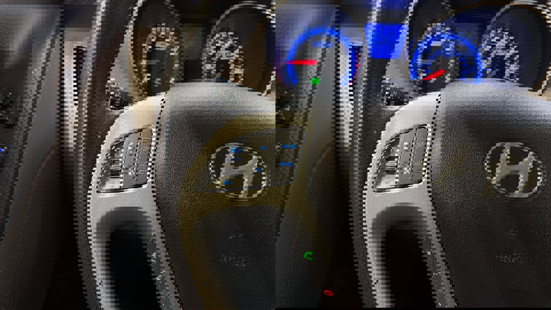 Used 2013 Hyundai Tucson Limited w/ Premium Pkg image 27