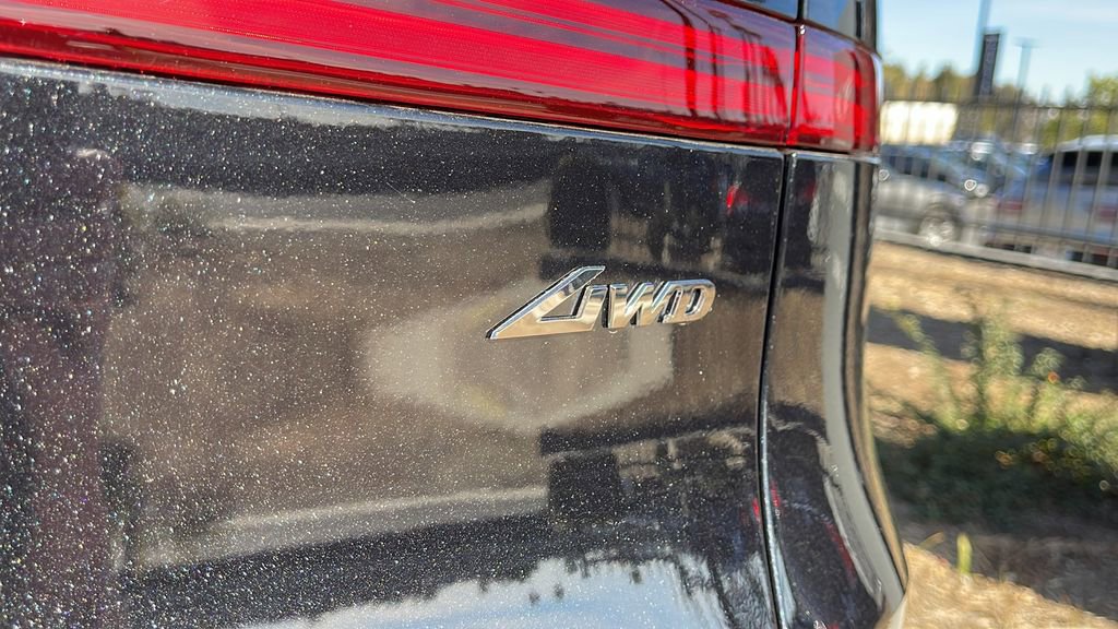 New 2025 Genesis GV70 2.5T w/ Select Package image 31