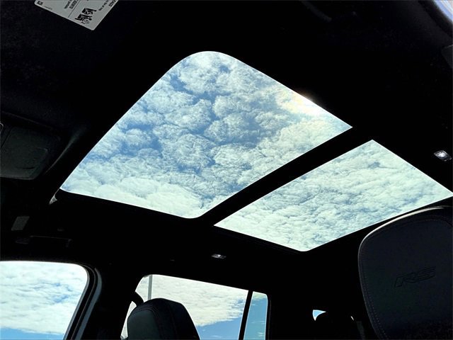 New 2026 Chevrolet Traverse RS image 15