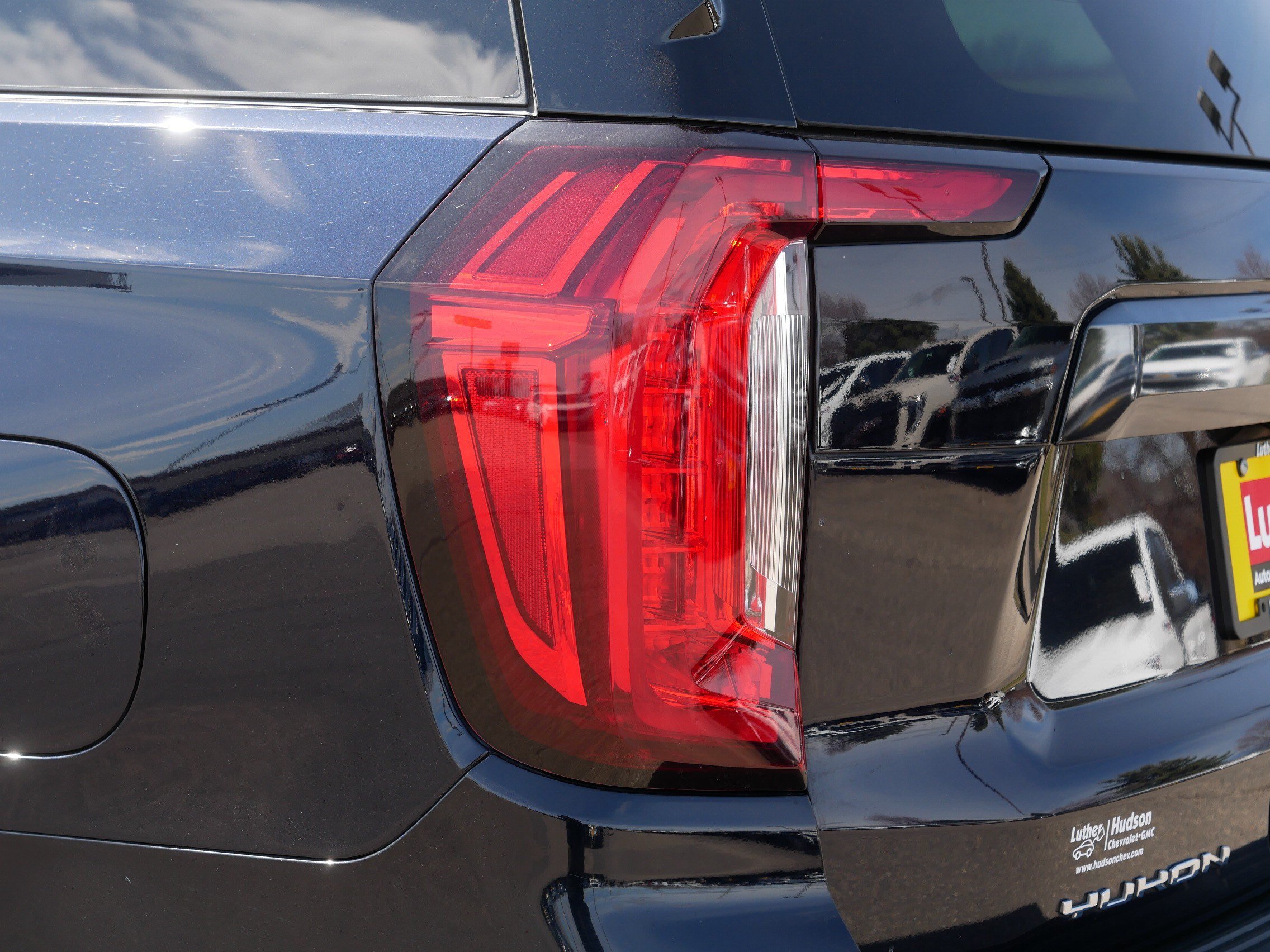 Used 2023 GMC Yukon XL Denali Ultimate AWD/4WD image 17