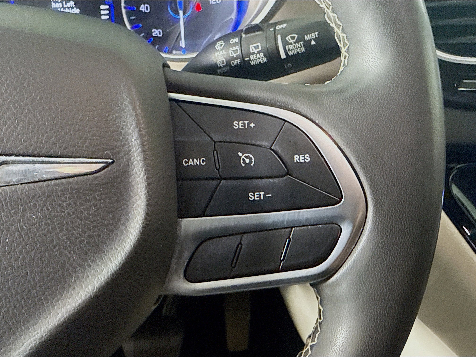 Used 2022 Chrysler Voyager LX FWD image 15