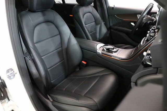 Used 2019 Mercedes-Benz GLC 300 4MATIC image 16