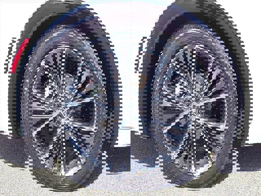 Used 2024 Toyota Prius XLE image 7