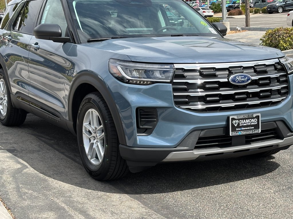 New 2026 Ford Explorer Active RWD image 11
