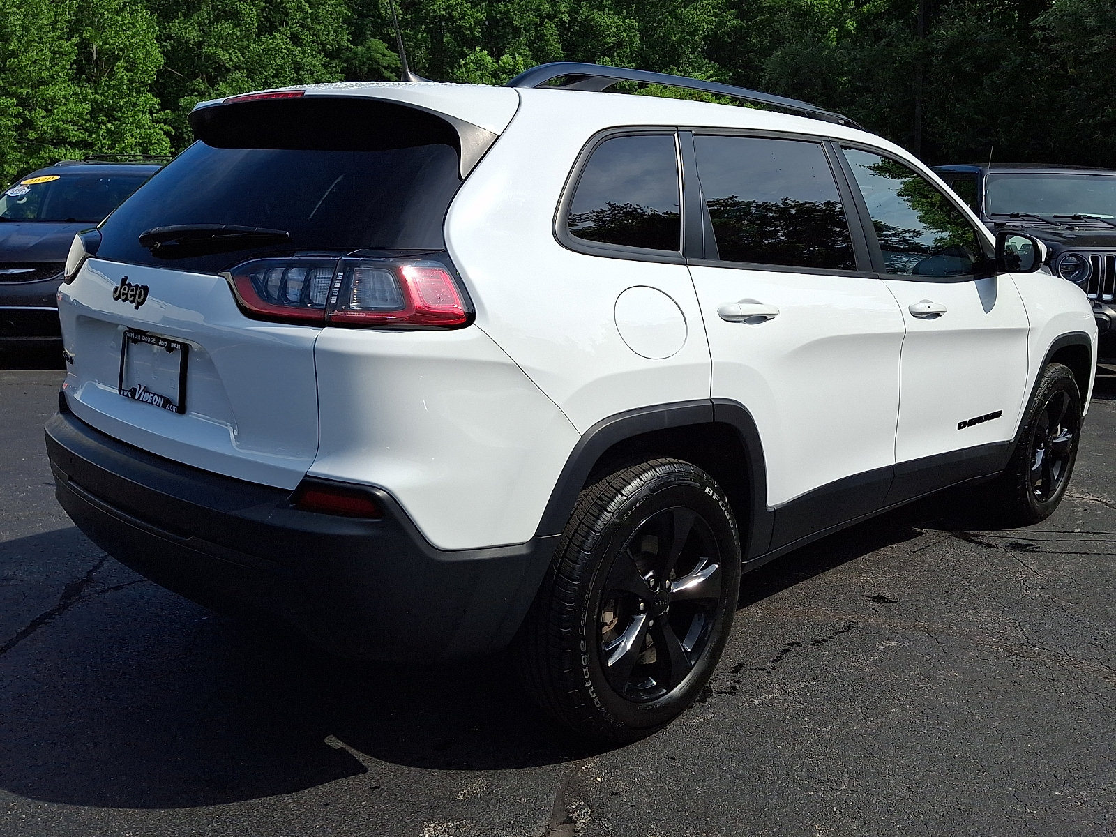 Certified 2020 Jeep Cherokee Latitude Plus AWD/4WD image 6