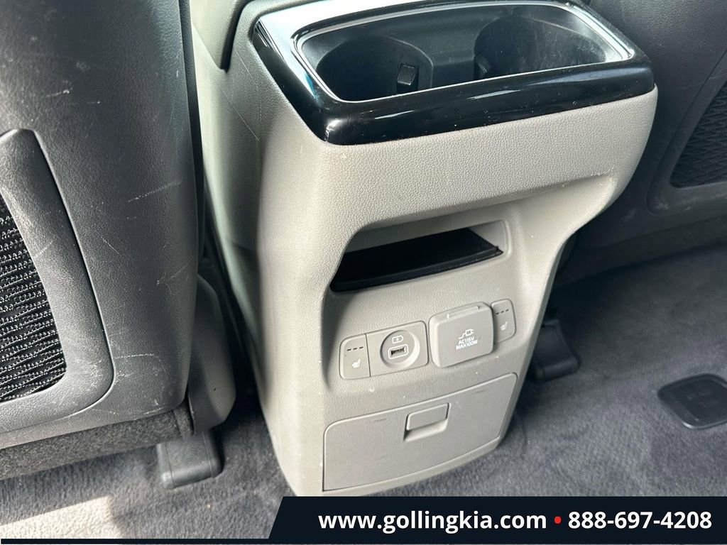 Used 2015 Kia Sedona SX FWD image 12