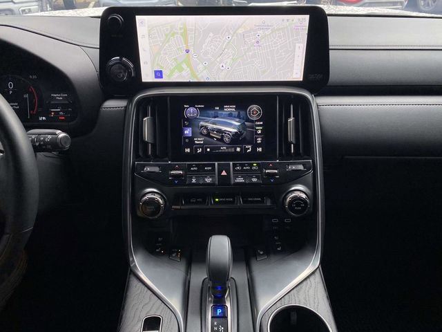 Used 2025 Lexus LX 700h Luxury image 33