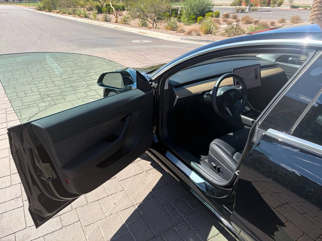 Used 2018 Tesla Model 3 Long Range RWD image 8