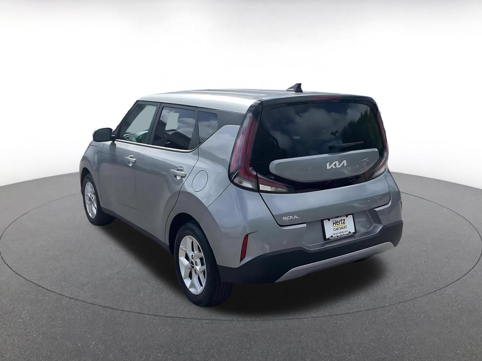Used 2025 Kia Soul LX w/ LX Technology Package FWD image 10