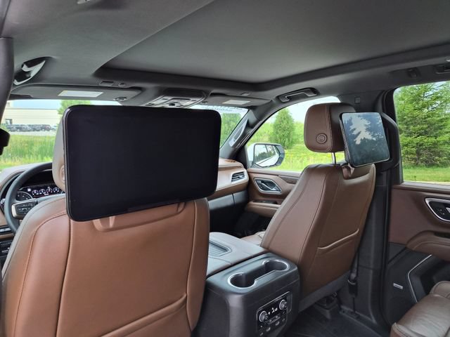 Used 2021 Chevrolet Suburban High Country w/ Premium Package AWD/4WD image 39