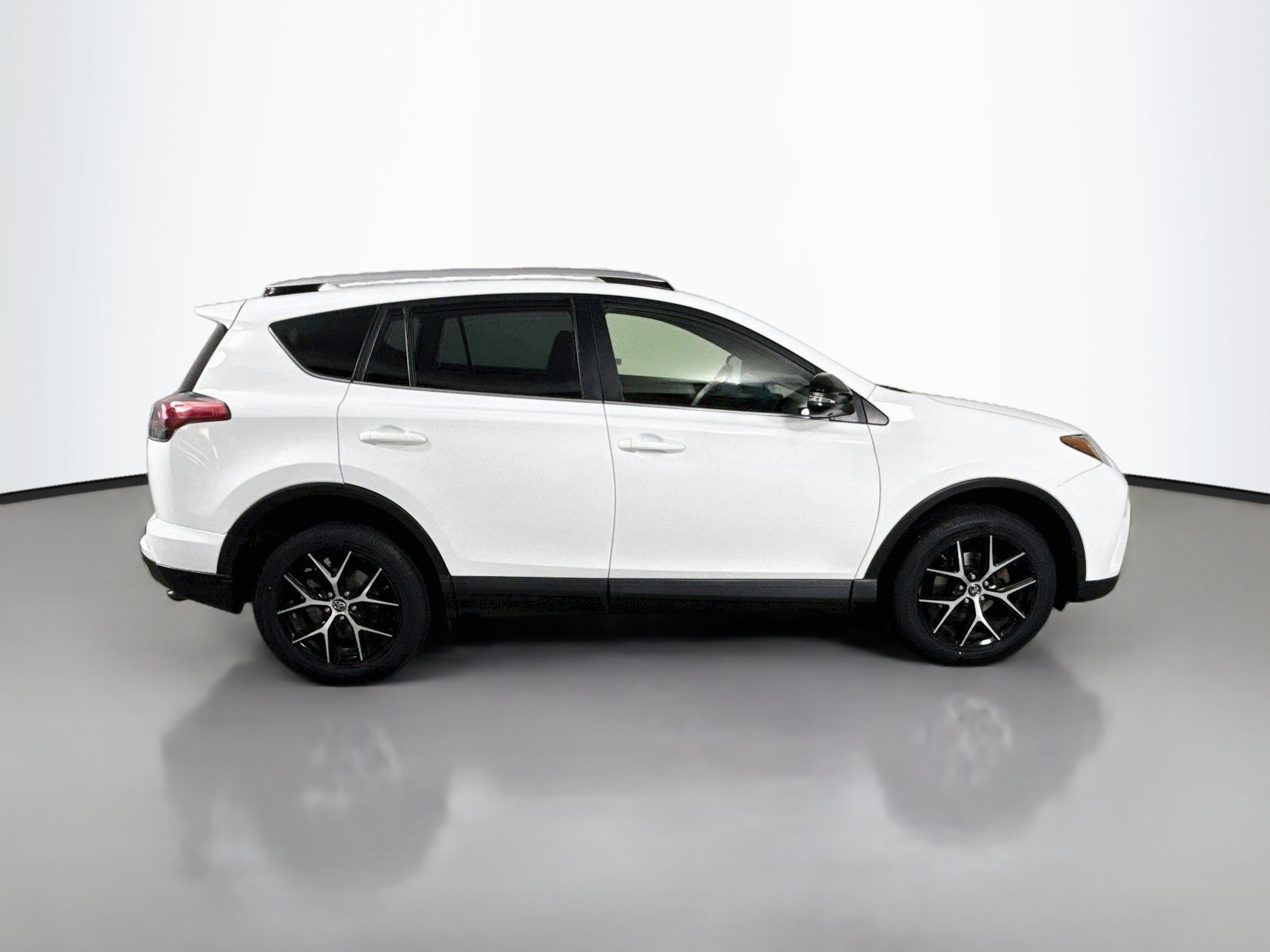 Used 2016 Toyota RAV4 SE w/ Advanced Technology Package AWD/4WD image 8