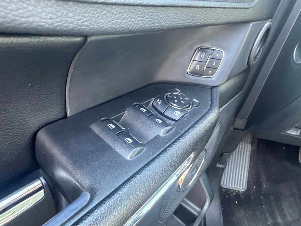 Used 2020 Ford Expedition Max XLT w/ Equipment Group 202A RWD image 5