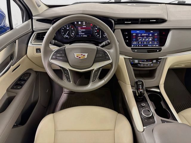 Used 2023 Cadillac XT5 Premium Luxury w/ Technology Package AWD/4WD image 31