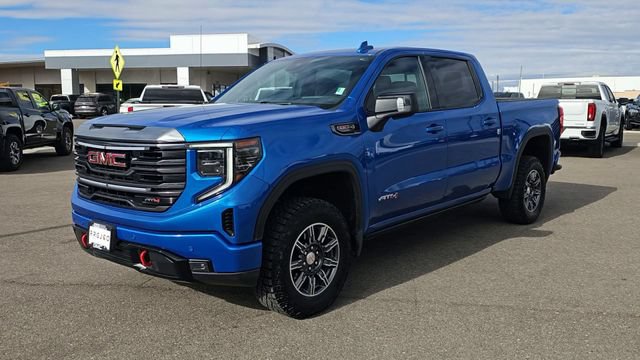 Used 2024 GMC Sierra 1500 AT4 w/ Technology Package AWD/4WD image 4