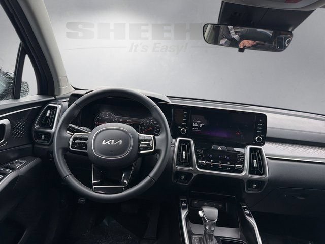 Used 2023 Kia Sorento S w/ Panoramic Sunroof Package FWD image 3