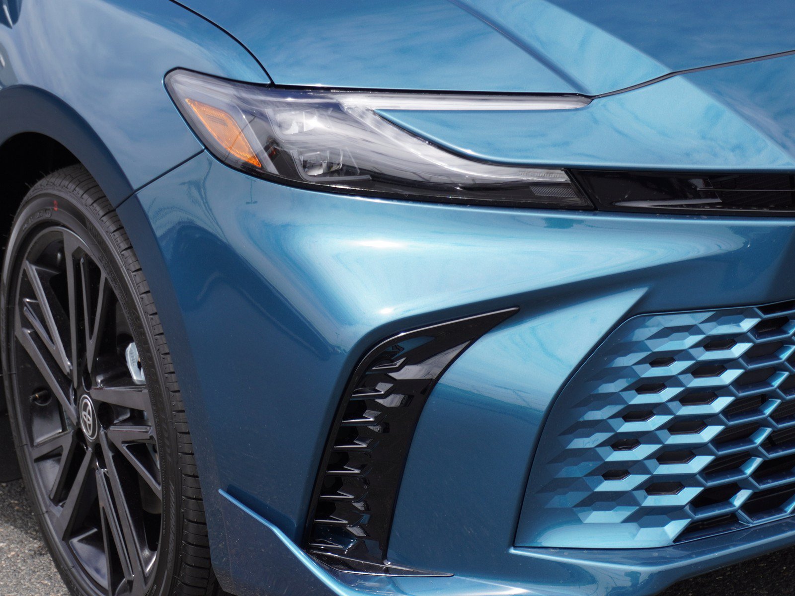 New 2026 Toyota Camry XSE FWD image 3