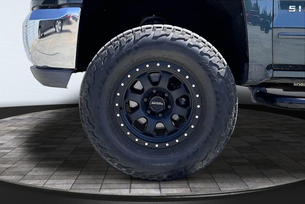 Used 2017 Chevrolet Silverado 1500 LT w/ All Star Edition image 33