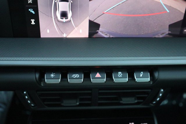 Used 2025 Porsche 911 Carrera image 35