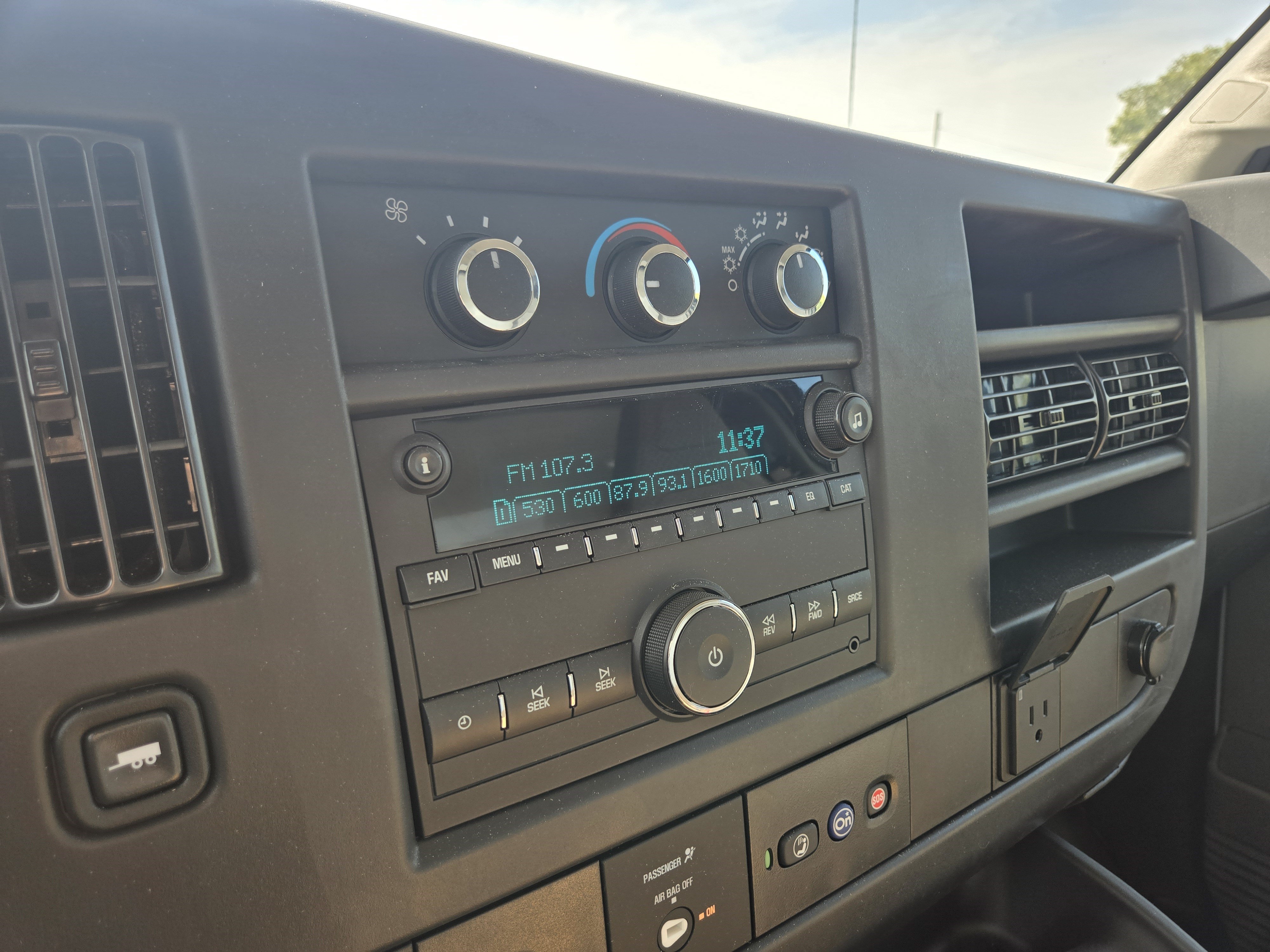 New 2024 Chevrolet Express 3500 w/ Power Convenience Package RWD image 18