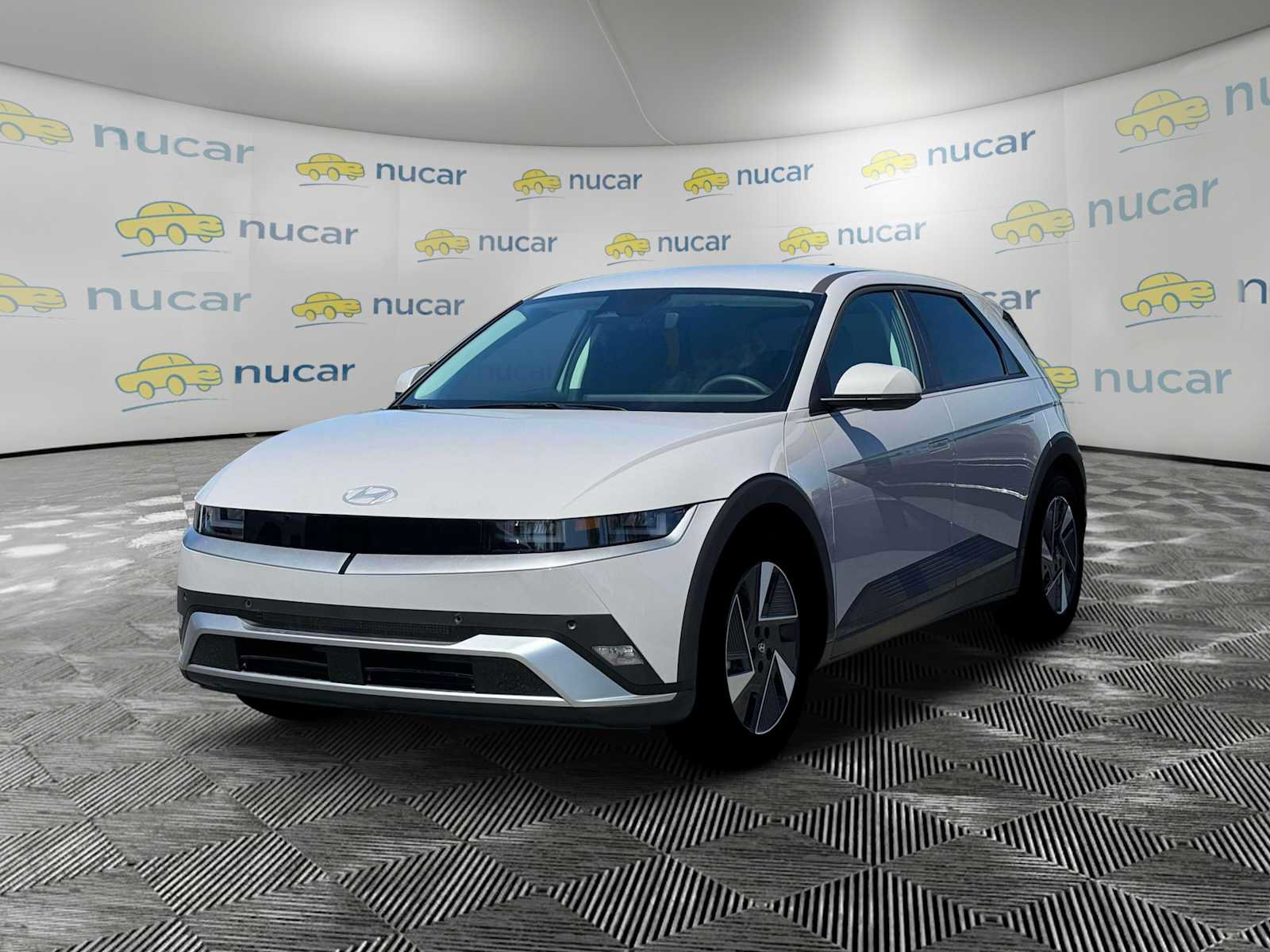 New 2025 Hyundai Ioniq 5 SE image 2