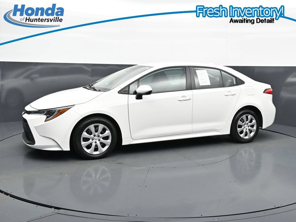 Used 2025 Toyota Corolla LE w/ Convenience Package FWD image 6