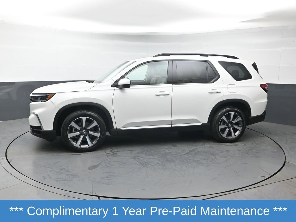 Used 2023 Honda Pilot Touring image 2