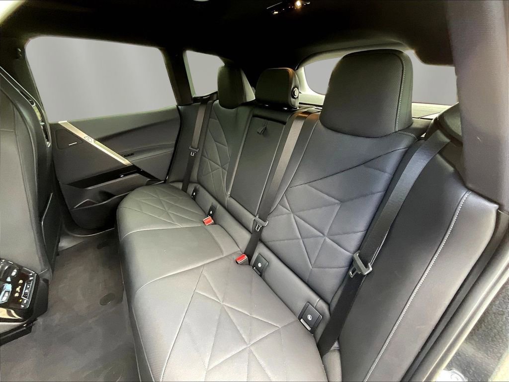 Used 2023 BMW iX xDrive50 w/ Premium Package AWD/4WD image 22