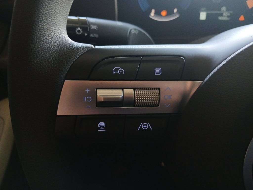 Used 2026 Hyundai Sonata SE FWD image 16