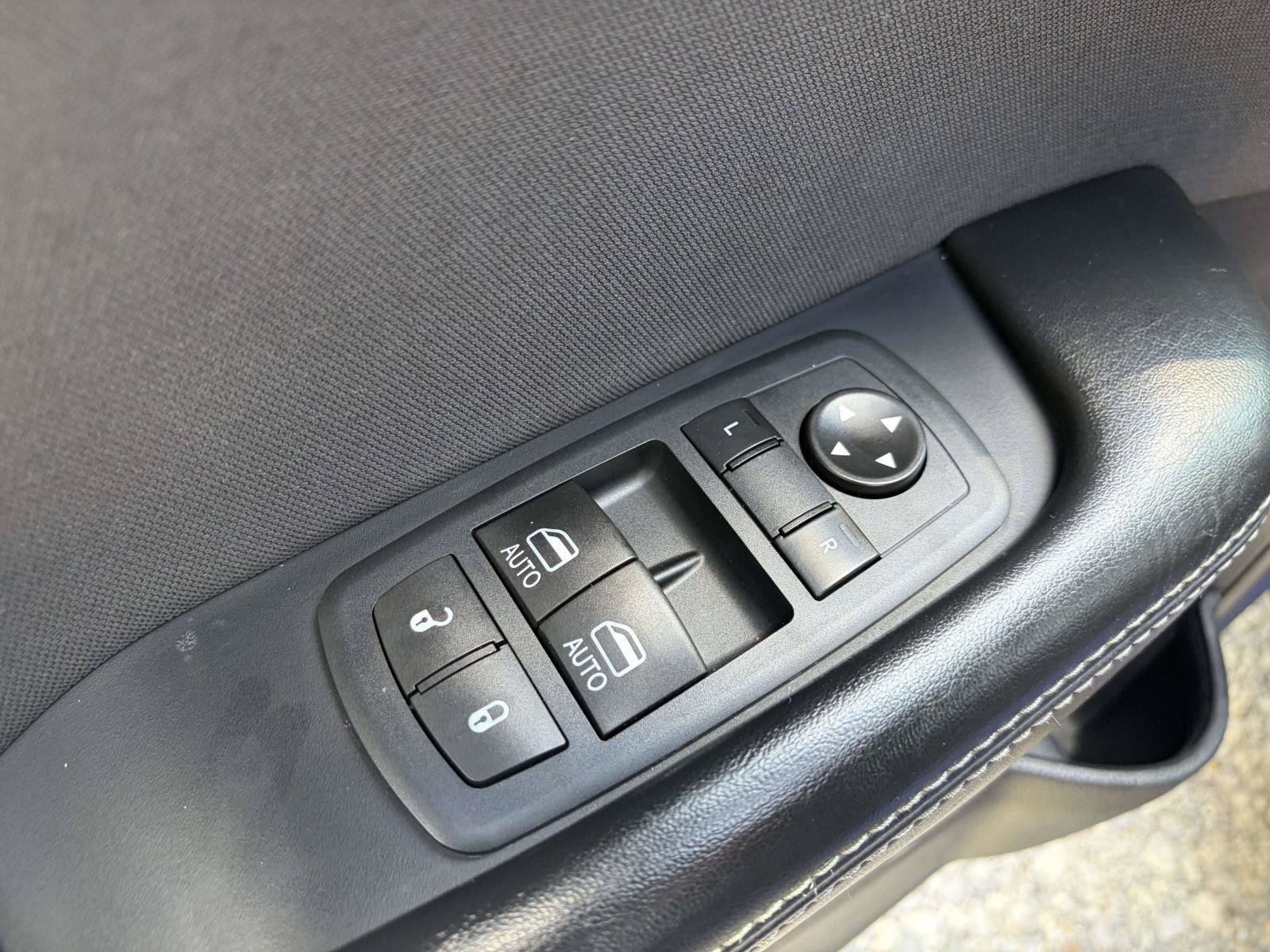 Used 2019 Dodge Challenger SXT RWD image 6